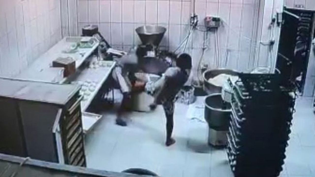 Antalya'da üvey baba şiddeti güvenlik kamerasına yansıdı