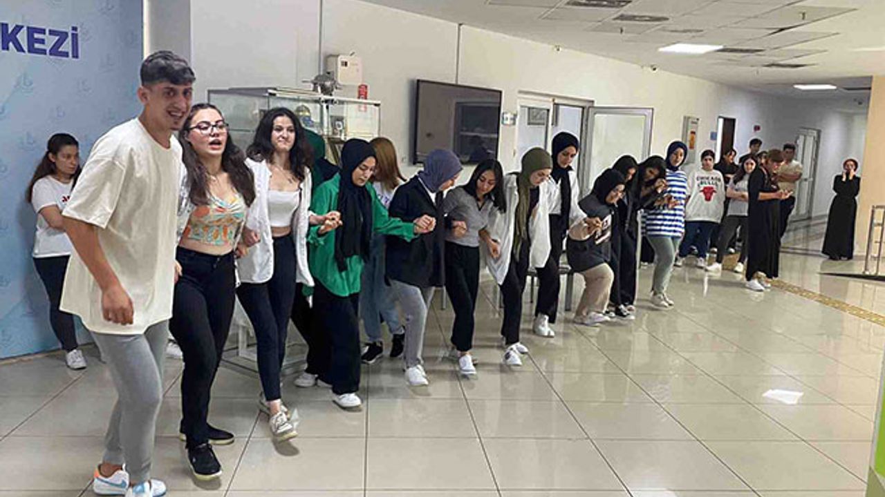 Bağcılar'da YKS öğrencileri "horon"la moral buluyor