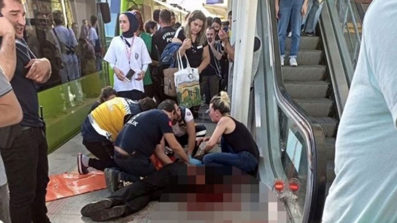 Bursa'da metroda evine giden işçi bir genç tarafından bıçaklandı