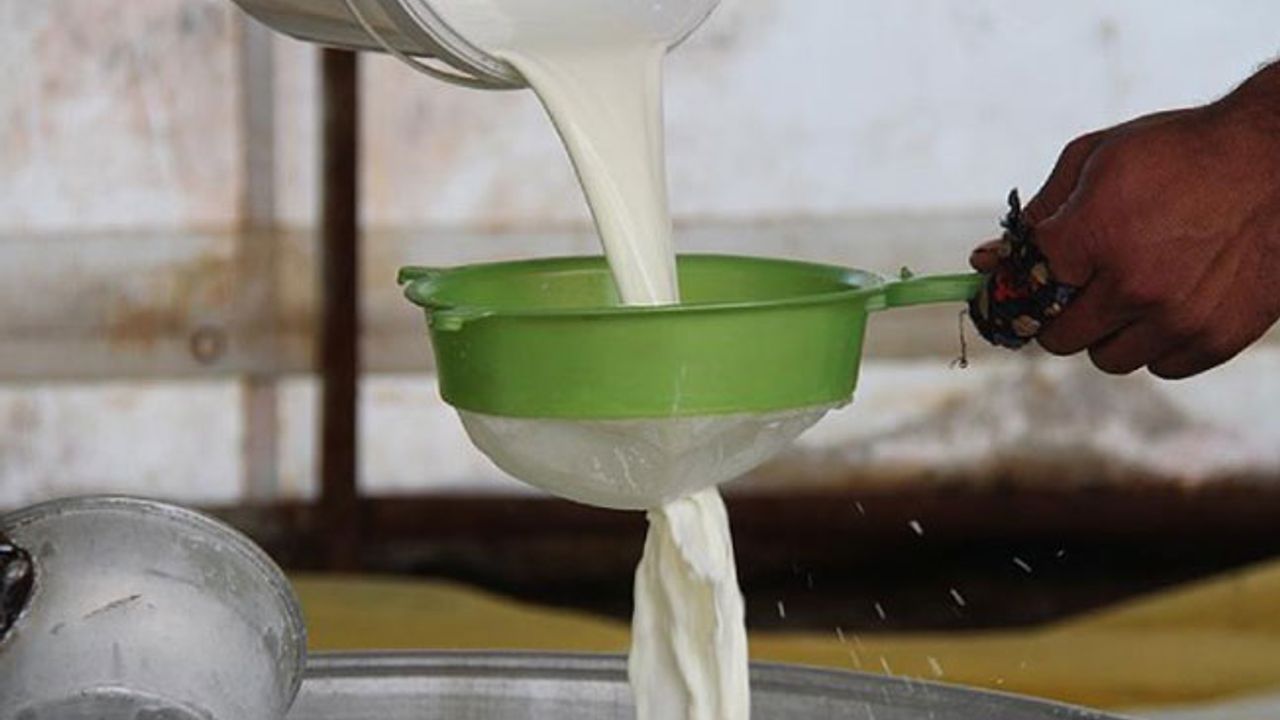 Çiğ süte 1 Ekim'den itibaren zam geleceği açıklandı