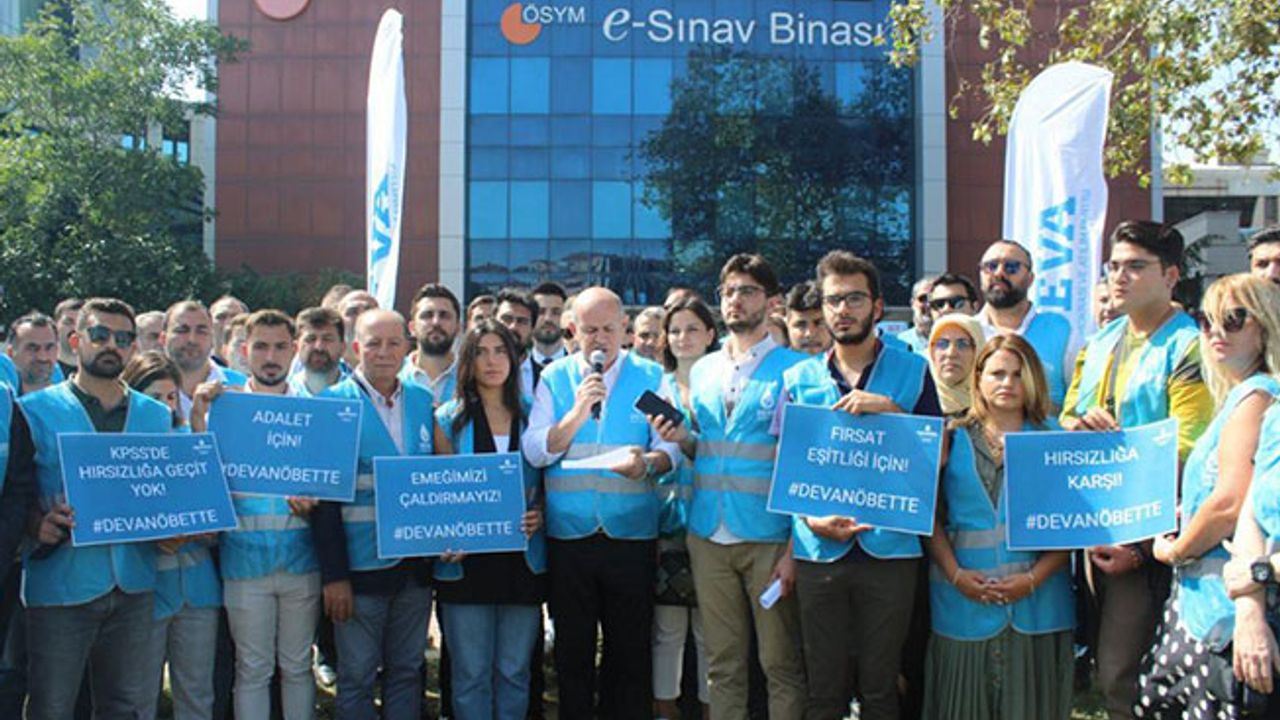 DEVA Partililer iptal edilen KPSS sınavını protesto ettiler