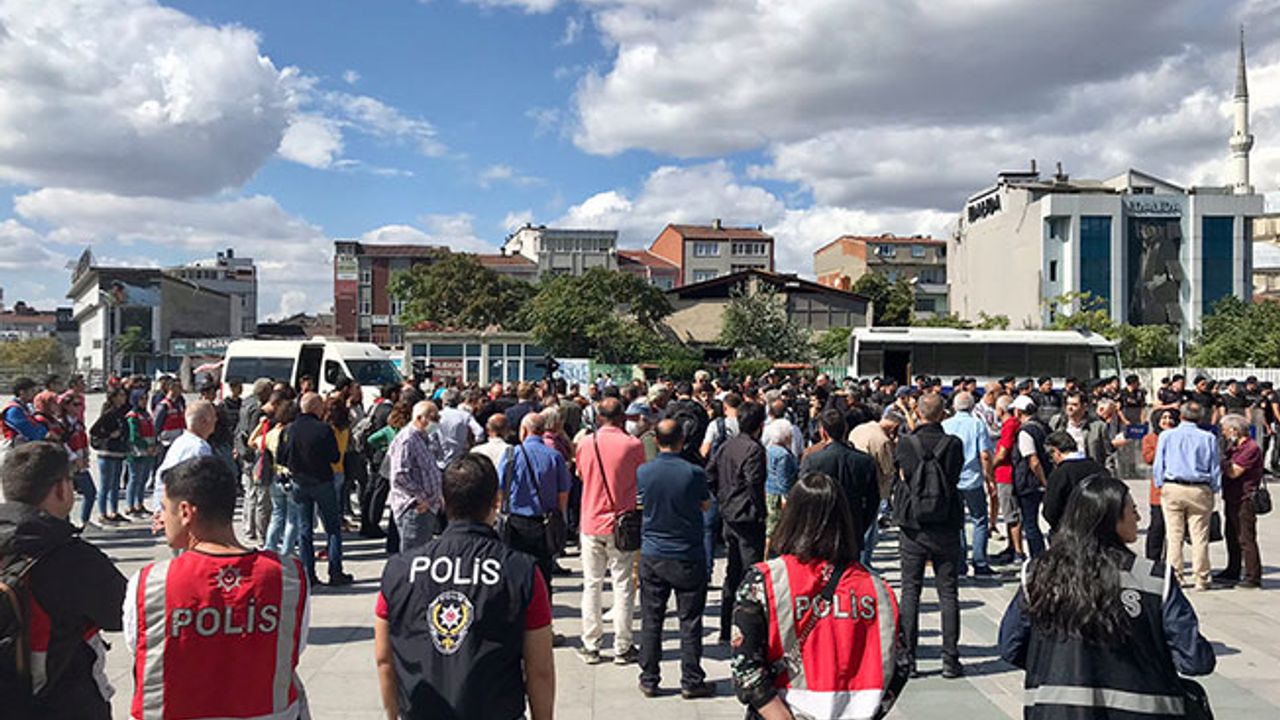 Duruşma öncesi arbede çıktı: Cumartesi Anneleri'ne sert polis müdahalesi