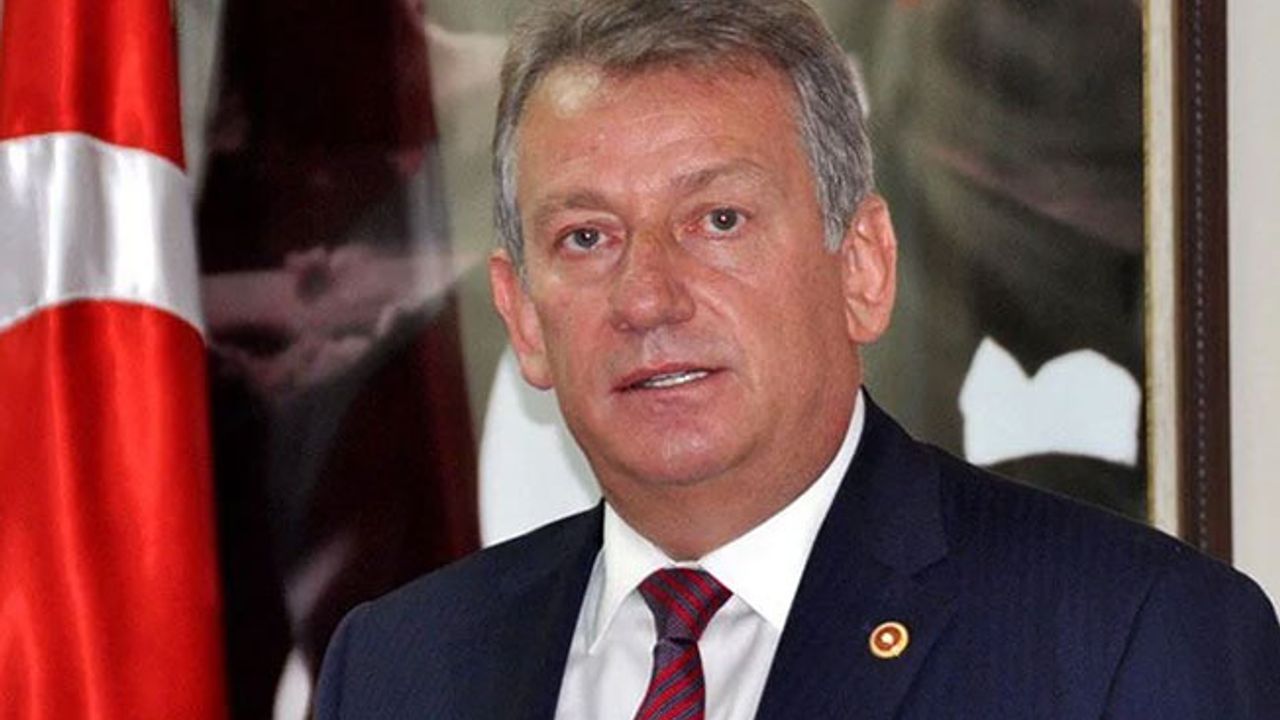 Eski CHP Trabzon Milletvekili Haluk Pekşen 61 yaşında öldü