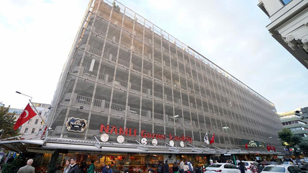 Karaköy'e katlı otopark yerine meydan ve zemin altı otopark