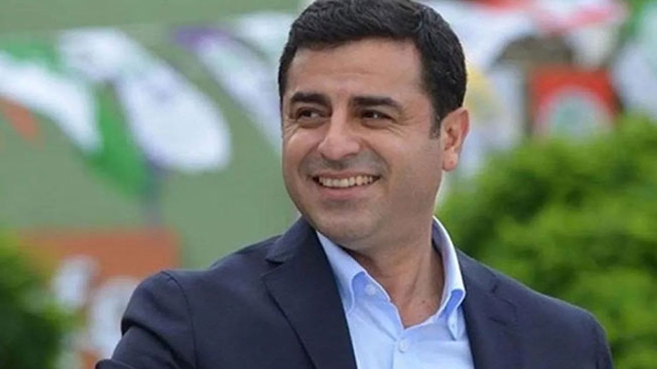 Selahattin Demirtaş'ın yeni imajı: İranlı kadınlar için saçlarını kazıttı