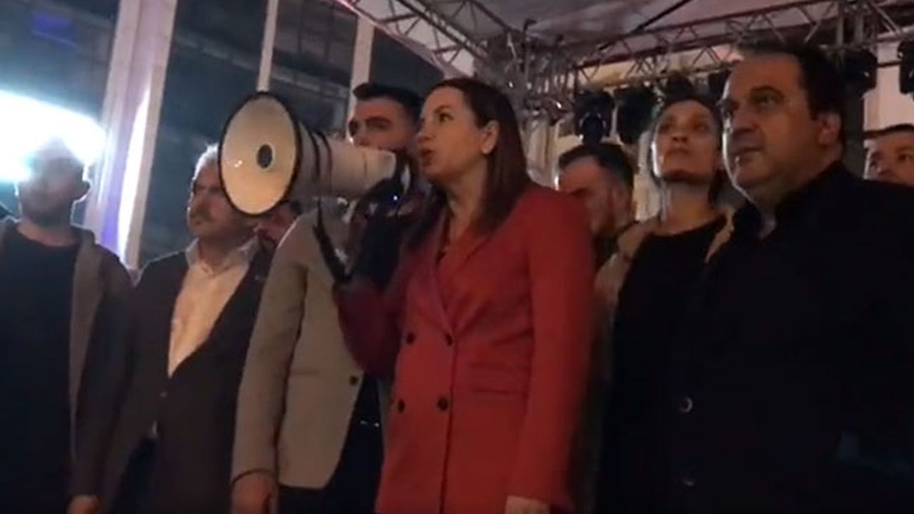 Esenyurt'ta olaylar! MHP'li Arzu Erdem ülkücülerle konser alanını bastı