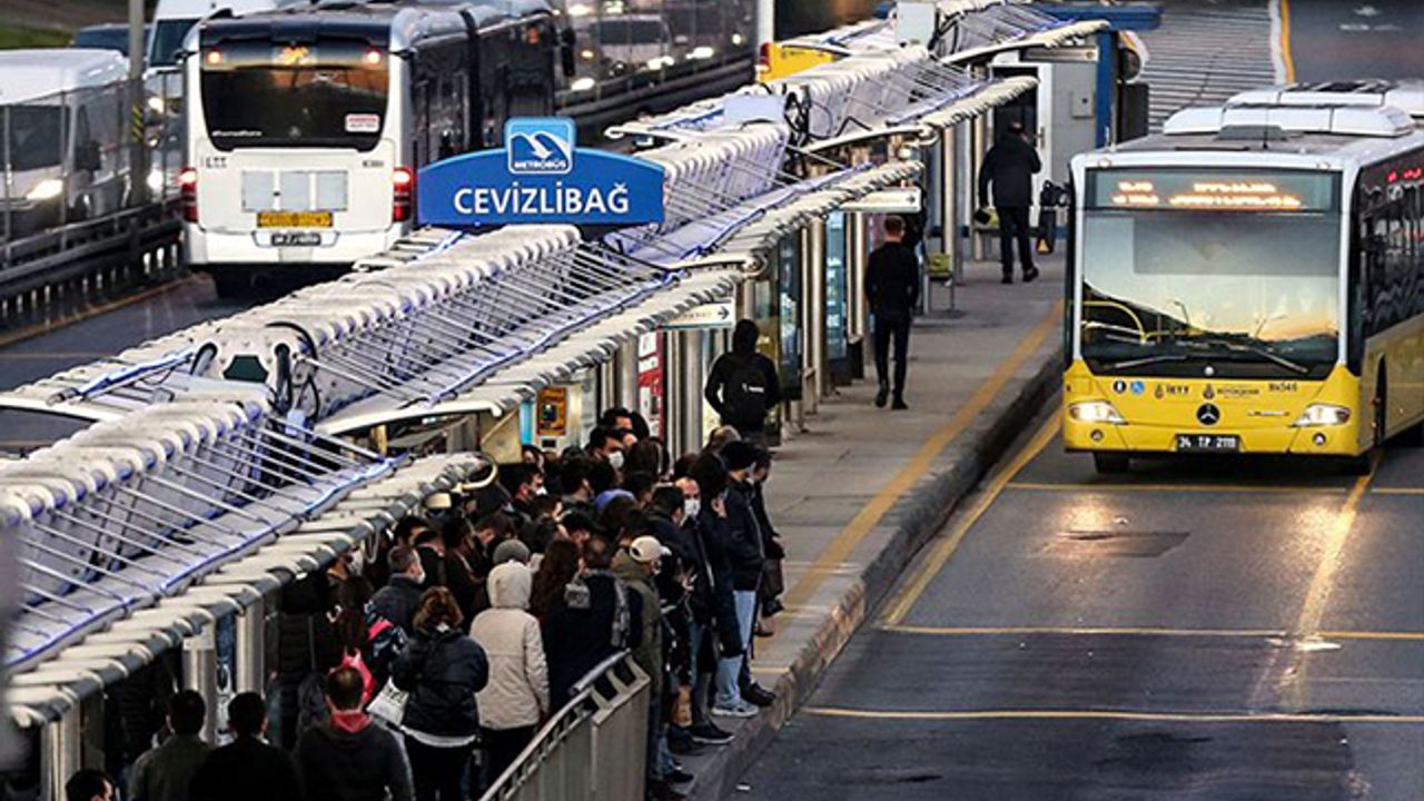 Beklenen zam; İstanbul'da toplu taşımaya yüzde 50'den fazla zam geldi