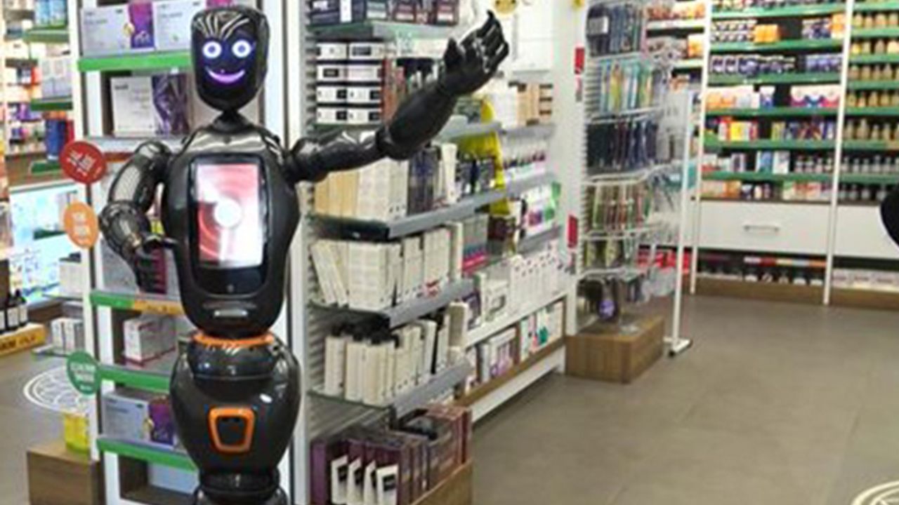 Eczacıların işi tehlikede; Yalova'da bir robot eczacılık yapmaya başladı