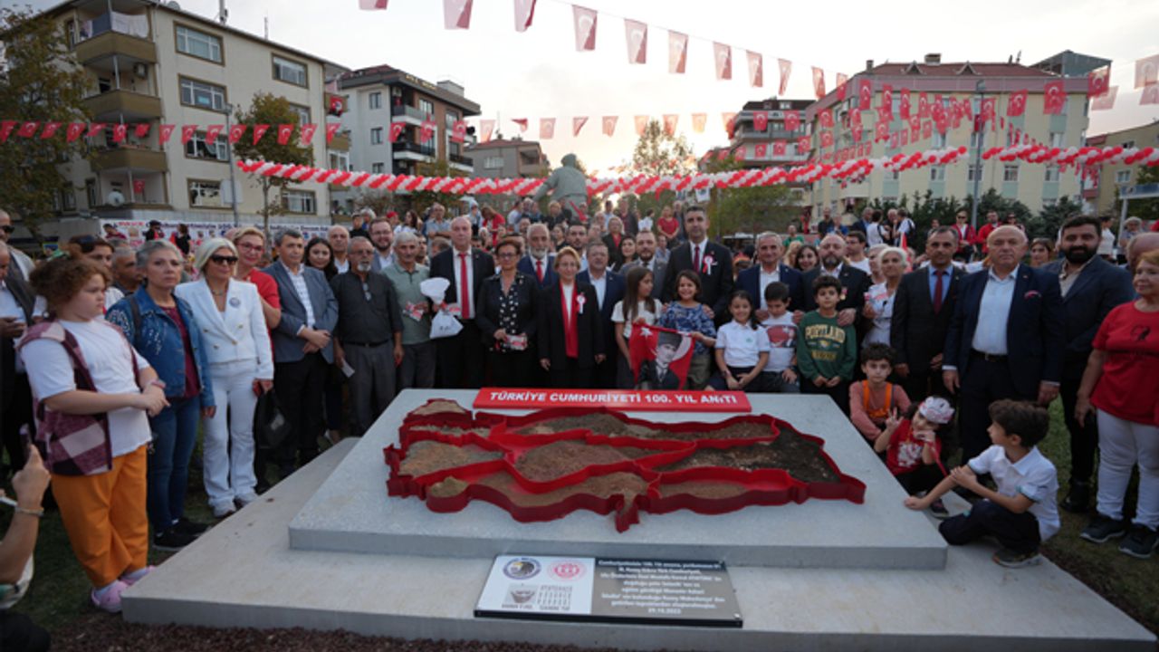 Kartal’da Türkiye'nin 100. Yıl Anıtı