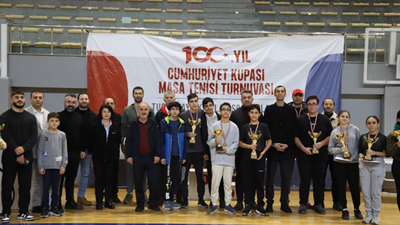 Kartal’da Cumhuriyet’in 100. Yılına Özel Masa Tenisi Turnuvası