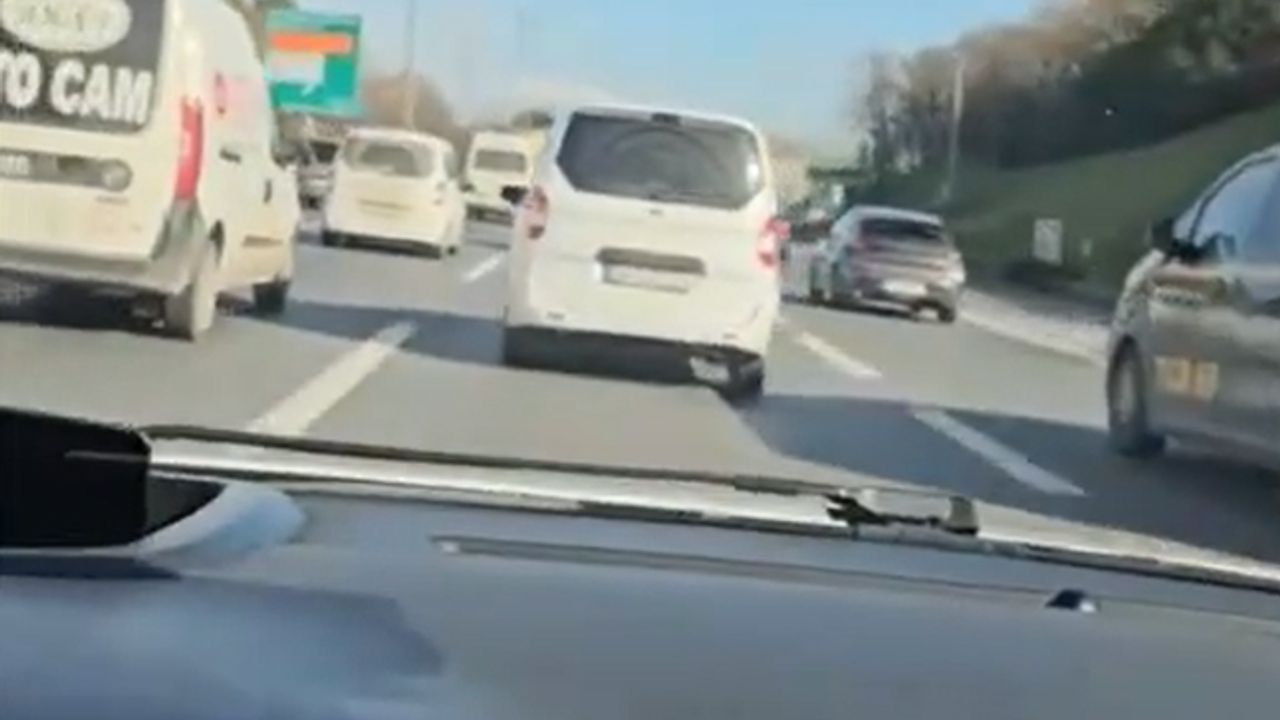 İstanbul'da korkunç görüntüler; Tehlikeli araç sürüp video çekene saldırdı