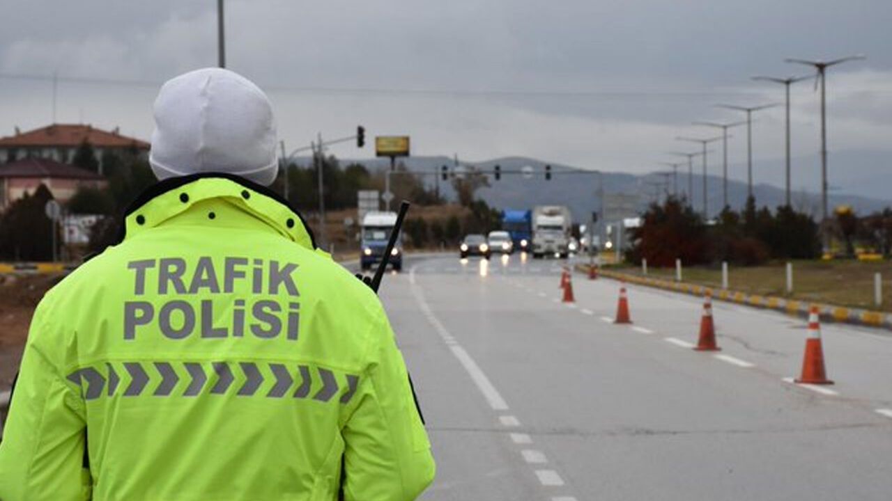 Sürücüler Dikkat: Araçlarda Zorunlu Ekipman Listesi Genişledi!