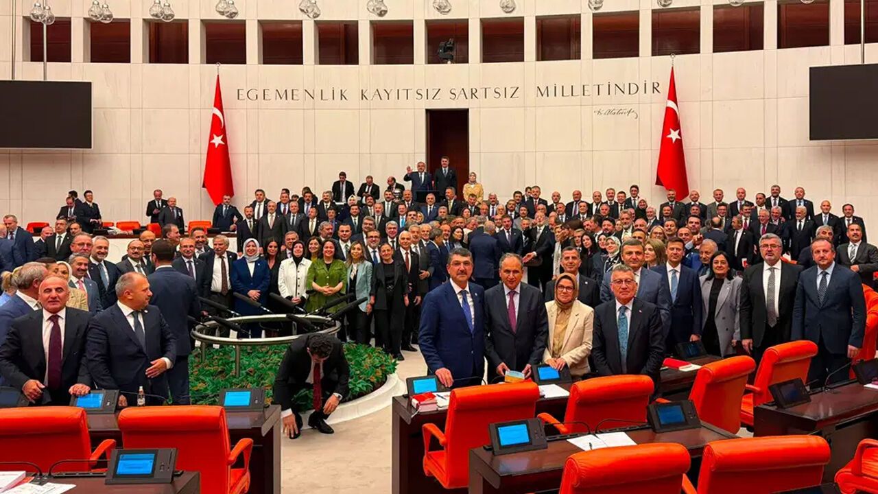 Meclis'te Tarihi Karar: 'Çerçeve Yasa' Kabul Edildi