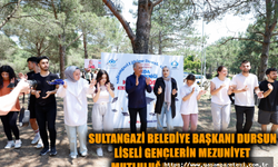 Sultangazi Belediye Başkanı Dursun  Liseli Gençlerin Mezuniyet Mutluluğuna Ortak Oluyor