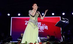 7. Kardeş Kültür Festivali'nde Candan Erçetin sevenleriyle buluştu