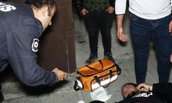 Erzurum'da bir gencin küpesiyle alay ettiler sonra bıçakladılar