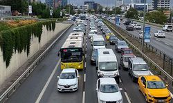 İstanbul'da yağmur trafiği aksattı, trafik yoğunluğu arttı