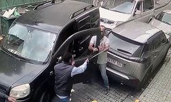 Fatih'te yabancı uyruklu kağıt toplayıcısı bir vatandaşa döner bıçağıyla saldırdı