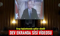 Grup toplantısında ışıklar söndü; Dev ekranda Erdoğan Sisi videosu