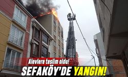 Sefaköy İSKİ yakınında ev alevlere teslim oldu