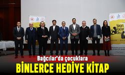 Bağcılar’da çocuklara binlerce hediye kitap