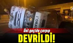 Bakırköy'de kaza: TIR Marmaray üst geçidine çarpıp devrildi