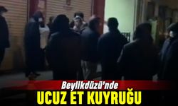 Beylikdüzü'nde vatandaşlar sabaha karşı ucuz et kuyruğuna girdi