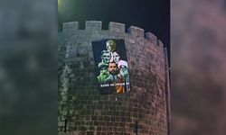 Tartışmalar sürerken Diyarbakır surlarında Şeyh Said posteri
