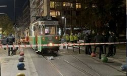 Kadıköy'deki acı olayın görüntüleri; Kadın tramvayın altında böyle kaldı