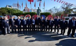 Başkan Gökhan Yüksel'den, 18 Mart Çanakkale Zaferi'nde Atatürk Anıtı'na Çelenk