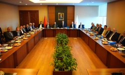 Ataşehir Belediye Başkanı Onursal Adıgüzel, Mahalle Muhtarlarıyla İlk Toplantısını Gerçekleştirdi