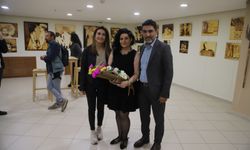 Kartal Belediyesi'nde Yeliz Orakoğlu'nun Felsefi İzleri Sergileniyor