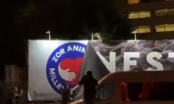 İmamoğlu'nun afişleri de sökülmeye başlandı