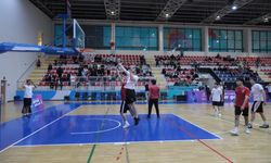 600 öğrenci rekabet ve dostluk için sahada