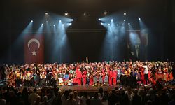 Küçükçekmece’de Halk Dansları Topluluğu’ndan müthiş final