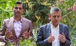 Ferdi Zeyrek’e Duygusal Veda: Özgür Özel Cenaze Aracında Gözyaşlarını Tutamadı