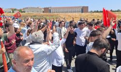 Silivri Böyle Sevinç Görmedi: Gençlerden Slogan Yağmuru! “Bozkurtlar Burada, Hocanın Yanında!”