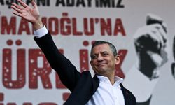 Anketer sıklaşıyor; CHP bir anketten daha birinci çıktı