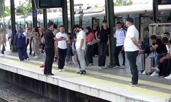 Marmaray'da 1 saatte iki intihar; Seferler durduruldu