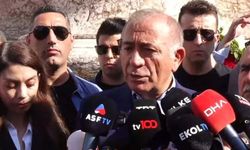 Gürsel Tekin, Taksim'de CHP'nin Kuruluş Yıldönümüne Çelenkle Katıldı