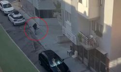 İzmir'de bir çocuk karakola saldırdı; Şok çatışma görüntüleri