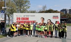 Küçükçekmeceli Çocuklar Cumhuriyet İçin Koştu