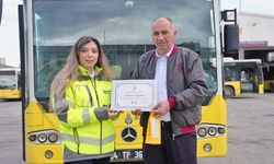 İETT Kaptanından Öğretmenler Günü'ne Duygusal Jest