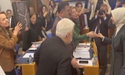 Meclis’te Saliha’nın Hırkası: “Bu Hırkayı Artık Giyemiyor”