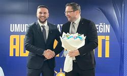 AK Parti Küçükçekmece İlçe Teşkilatı’nda Bayrak Değişimi