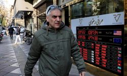 İran'da Ortalık Karıştı: Riyal Sert Çakıldı, İşyerleri Kapanışlarında Büyük Artış