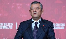 CHP’den Tarihi "Barış" Konferansı: Özgür Özel’den Komisyon Çıkışı, İmamoğlu’ndan "Eşitlik" Mesajı