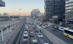 İstanbul'da don alarmı; Buzlanma trafiği etkiliyor