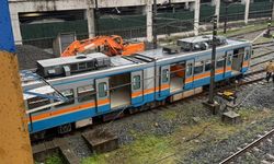 Esenler’de Metro Raydan Çıktı: Yolcular Tünelde Tahliye Edildi!