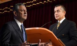 Özel’den Esenyurt Kayyumu Aksoy’a Tepki: "Devletin Gücüyle Belediye Başkancılık Oynuyor"